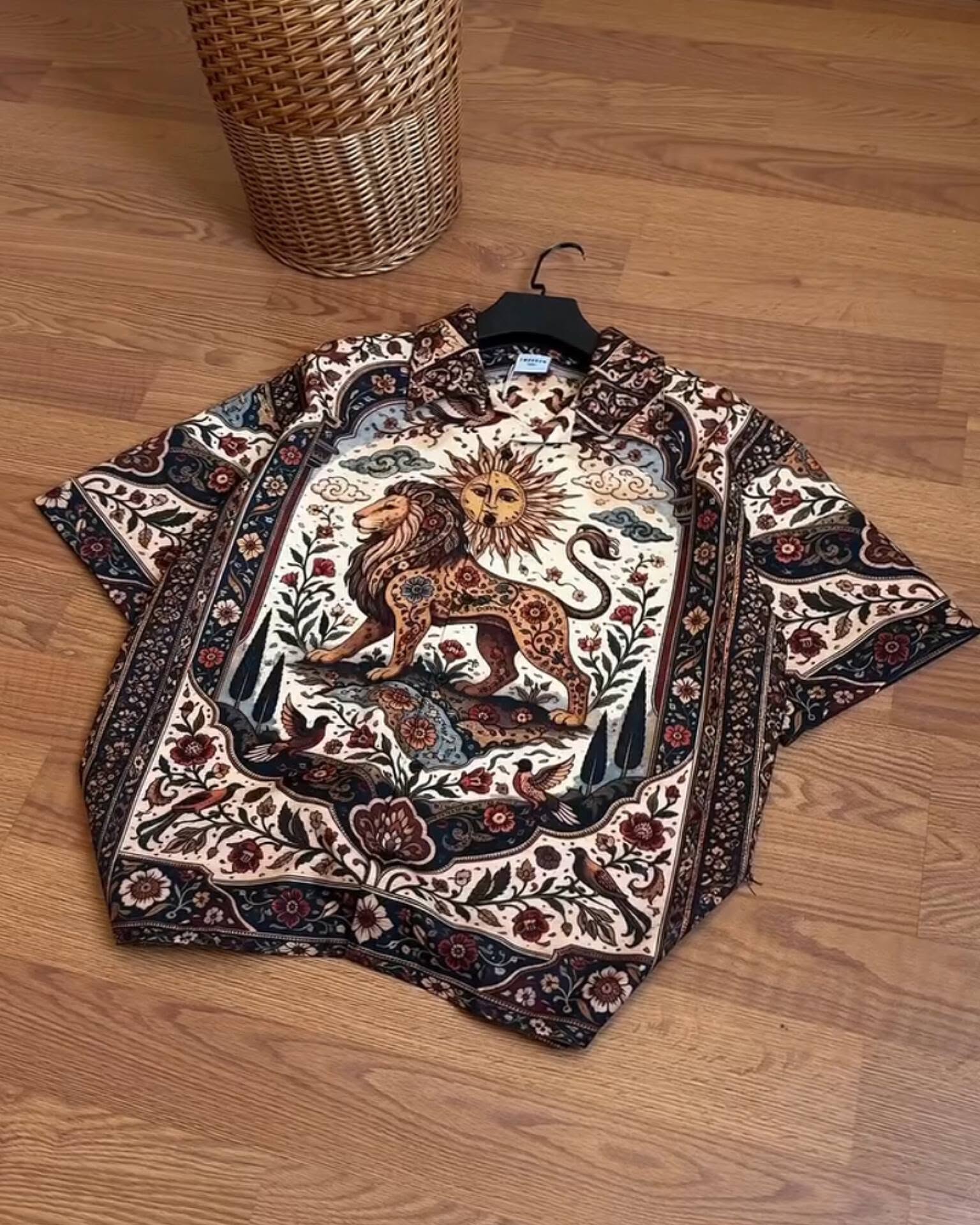 LION Art STIZ DROOP Shirt - Image 2